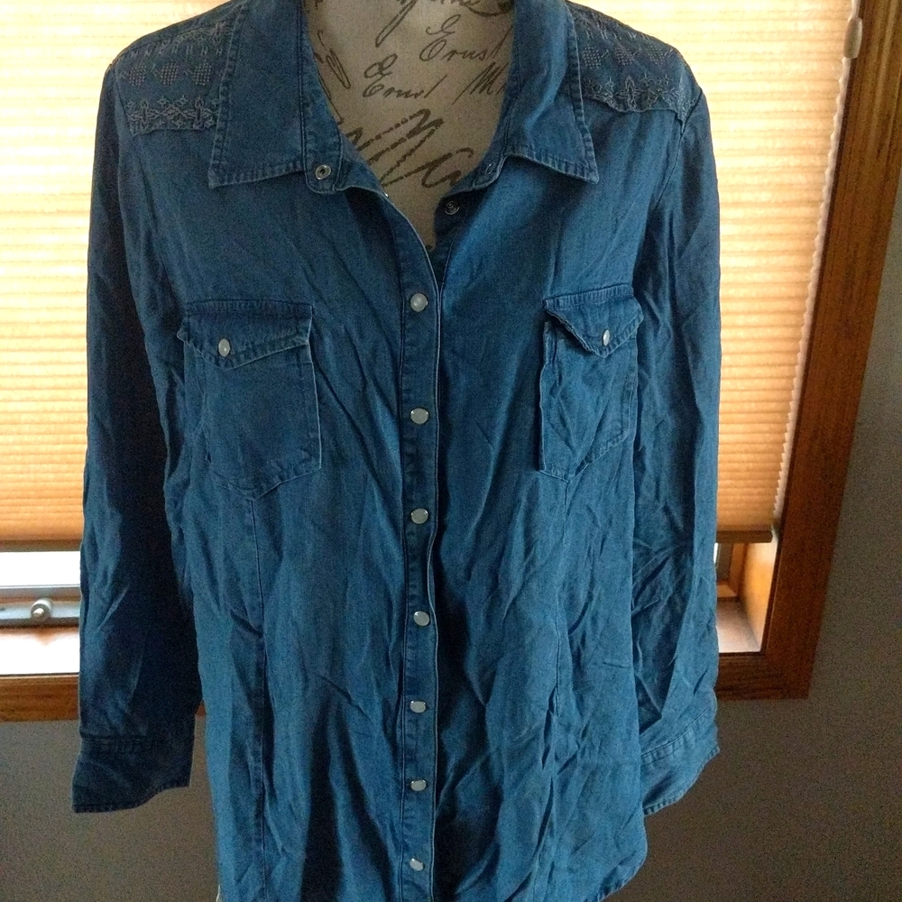 1x, Monroe and Main, button shirt